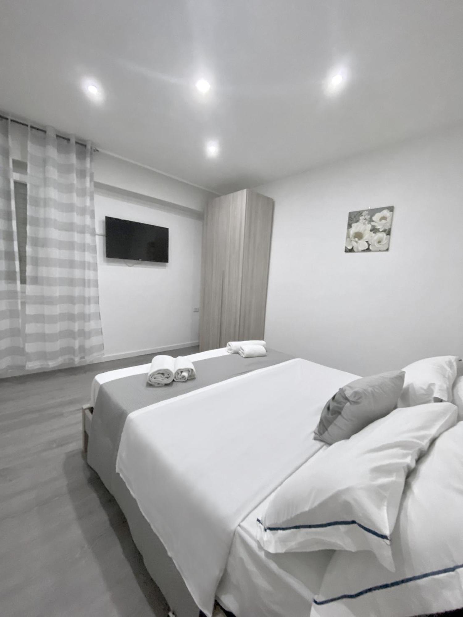 Capodichino Apartment 127 - 20 Napels Buitenkant foto