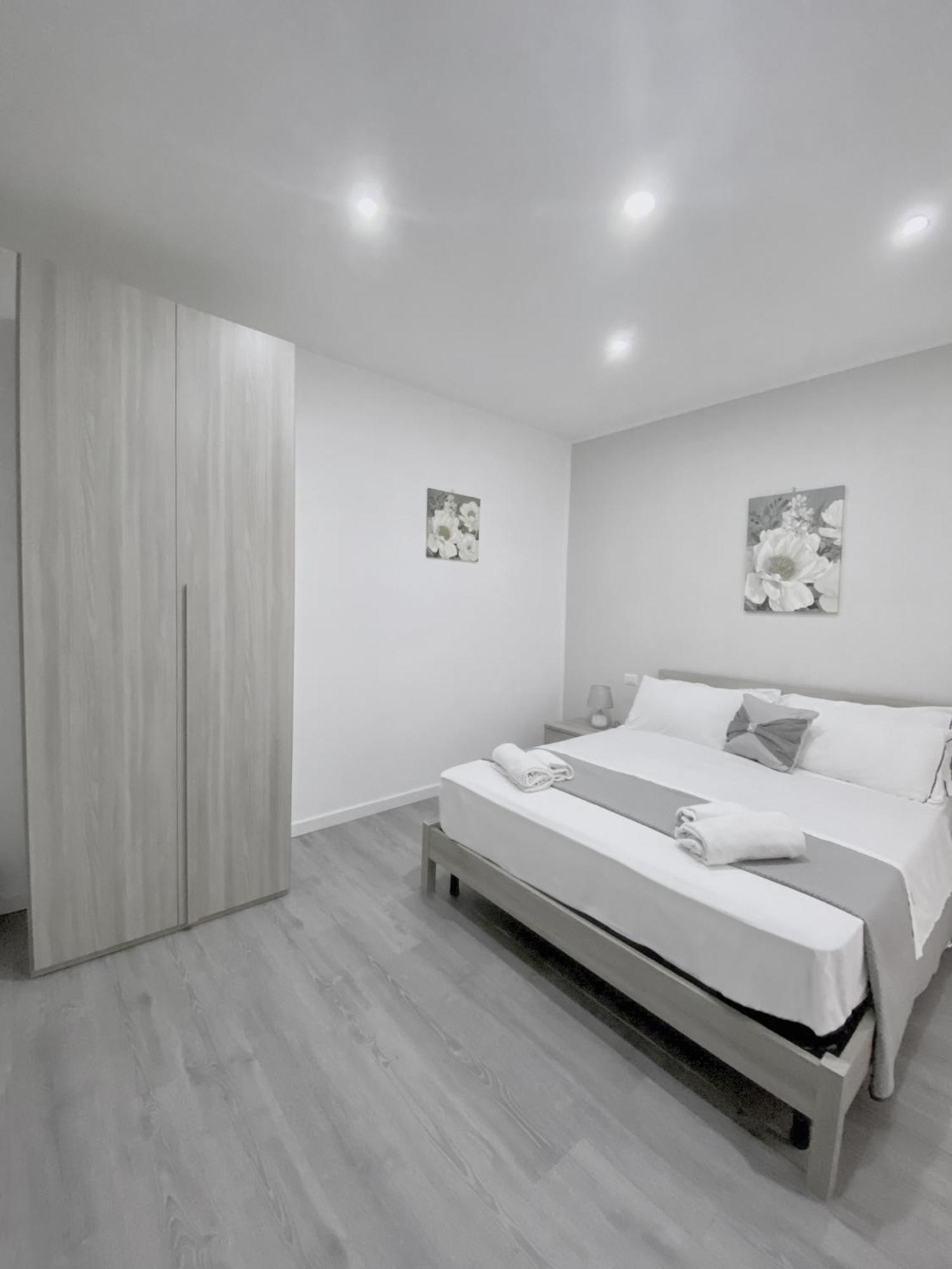 Capodichino Apartment 127 - 20 Napels Buitenkant foto